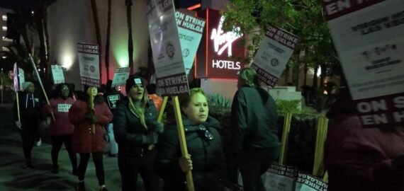 Culinary Union members picket